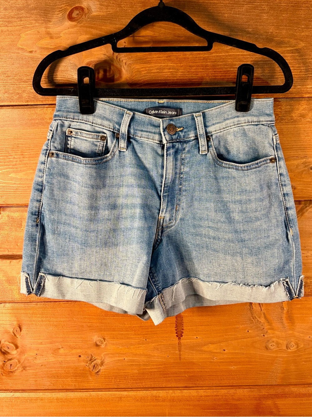 Calvin Klein Jeans Light Wash Rolled-Hem Denim Shorts Size 26